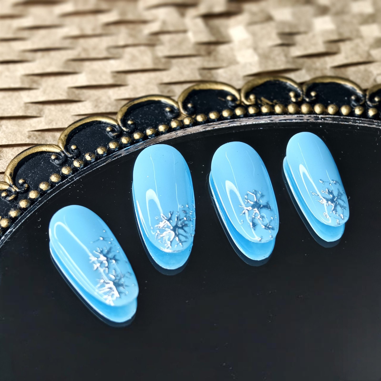 Press-on nails for easy and stylish nail art